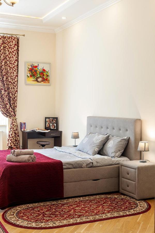 Apartment On Tamanska - Вулиця Дарії Гусяк Lviv Extérieur photo