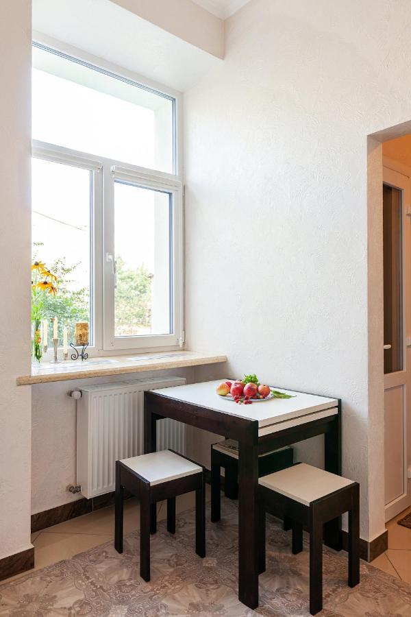 Apartment On Tamanska - Вулиця Дарії Гусяк Lviv Extérieur photo