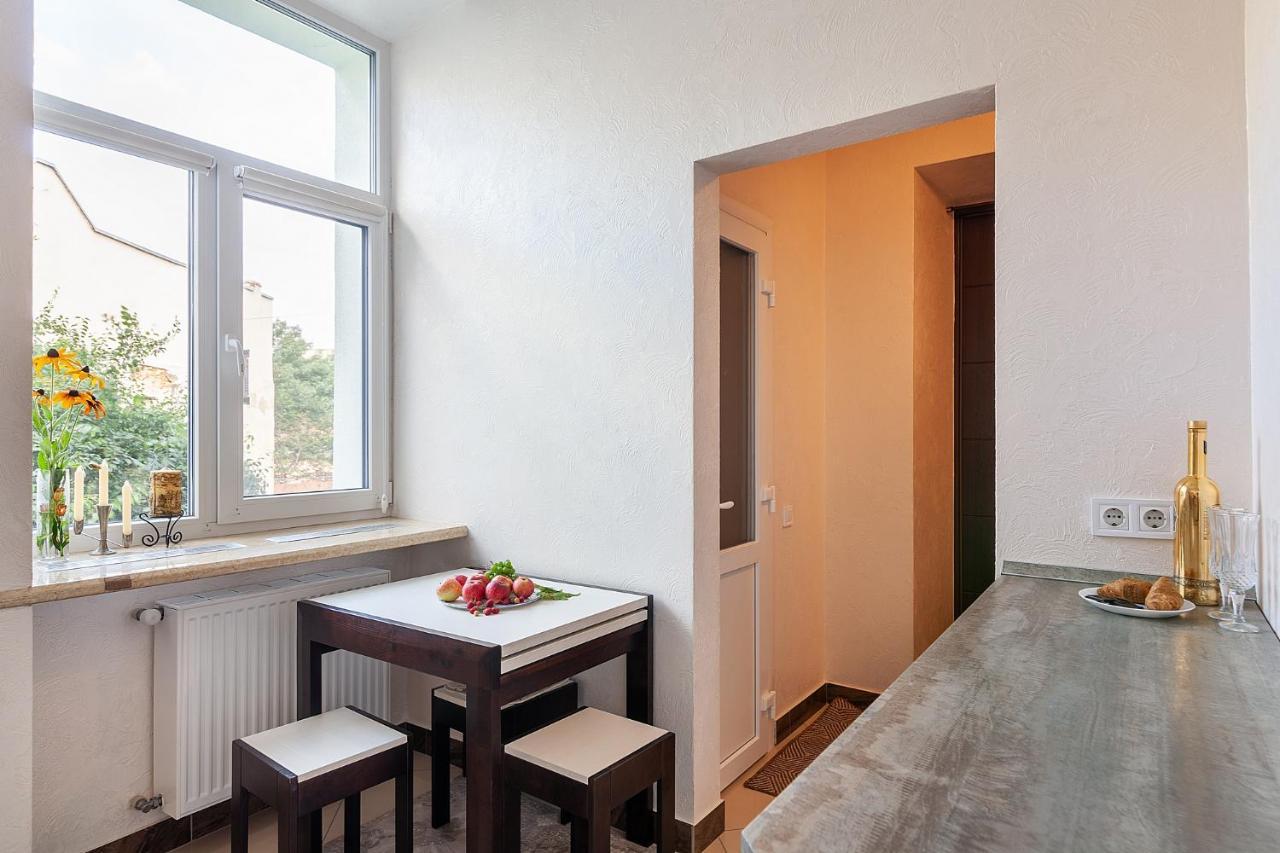 Apartment On Tamanska - Вулиця Дарії Гусяк Lviv Extérieur photo